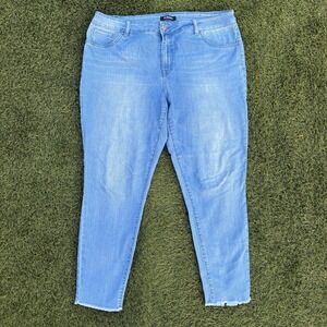 d.jeans Women's Plus Size 38x28 Light Wash Stretch Jeans Relaxed Raw Hem